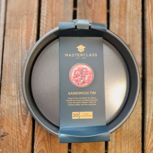 masterclass 8in sandwich tin