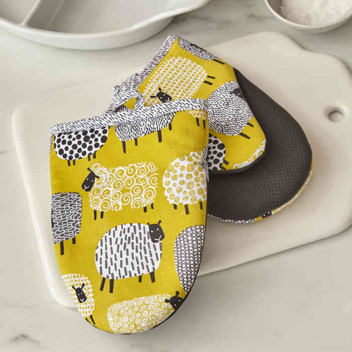 Ulster Weavers Microwave Mitts - 4 designs - Image 3