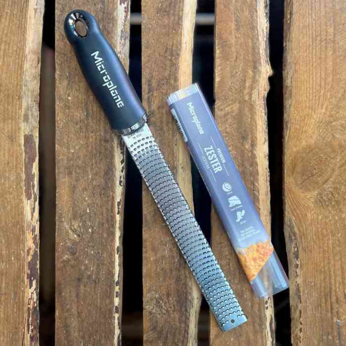 microplane-premium-classic-grater-zester