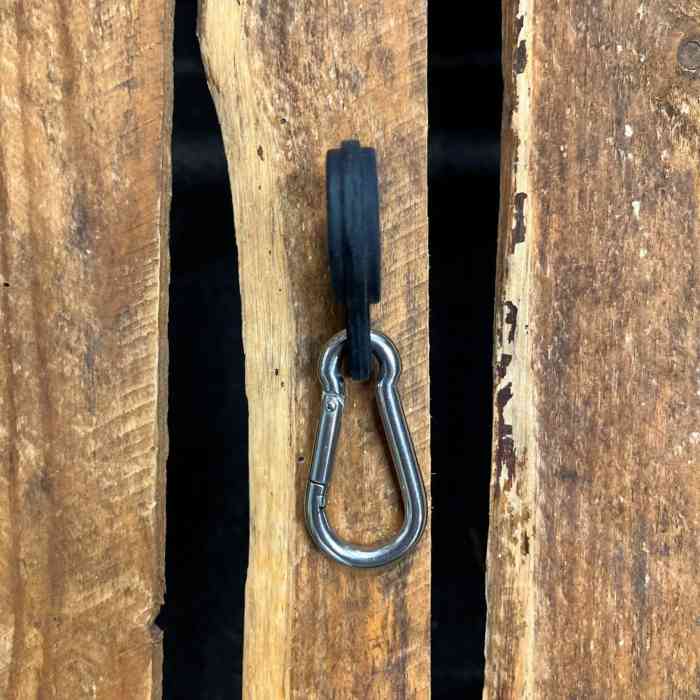 chillys-bottle-carabiner