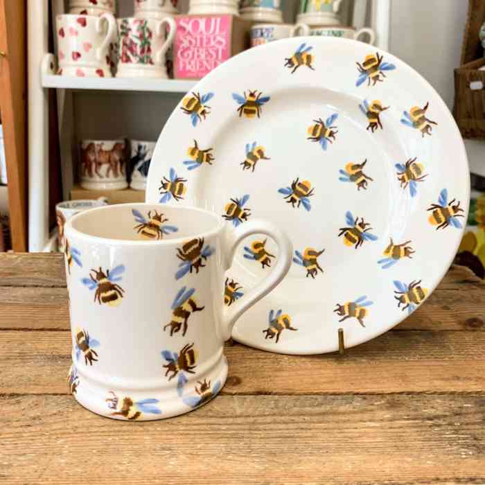 emma-bridgewater-bumblebee-8-and-a-half-inch-mug-and-plate-