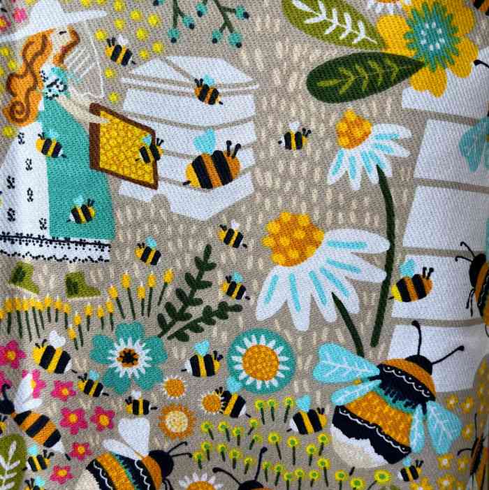 ulster-weaver-cotton-aprons-bee-keeper