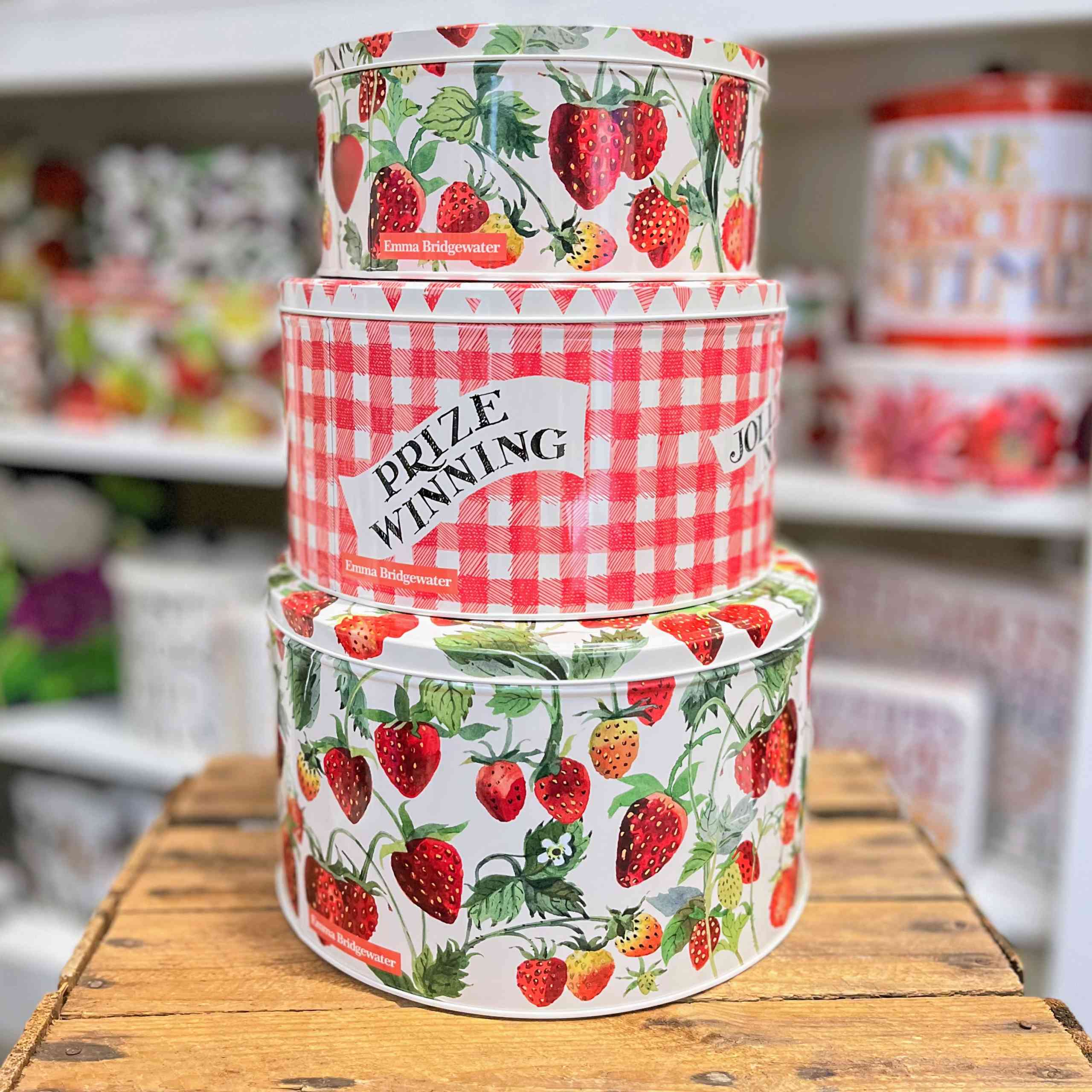 Cake discount storage tins