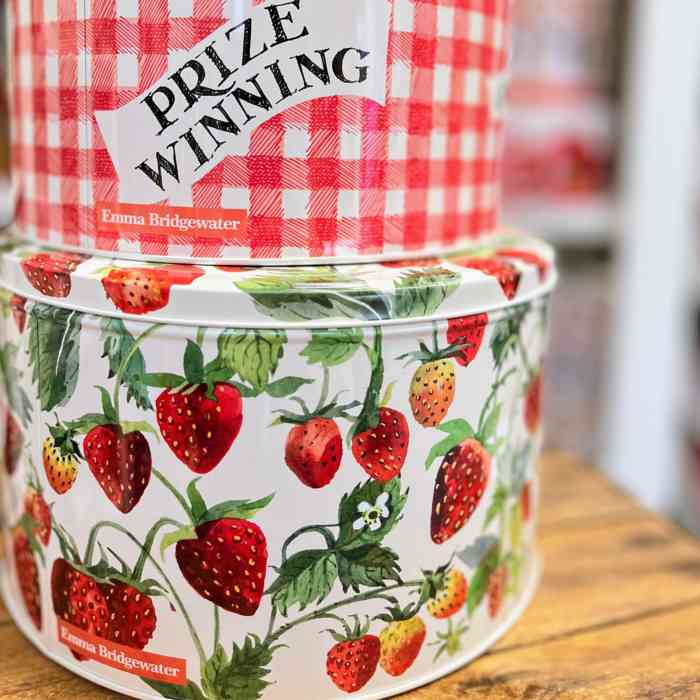 emma-bridgewater-strawberries-round-cake-storage-tin-sold-separately