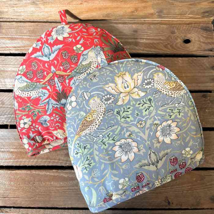 william-morris-strawberry-thief-cotton-2-cup-tea-cosy