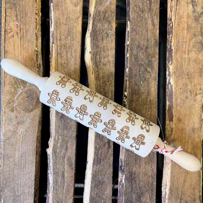 embossed-wooden-rolling-pin-christmas-gingerbread