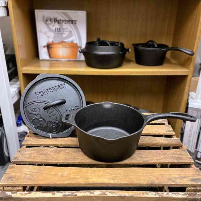 petromax-cast-iron-saucepan-with-lid-21cm-2-litre