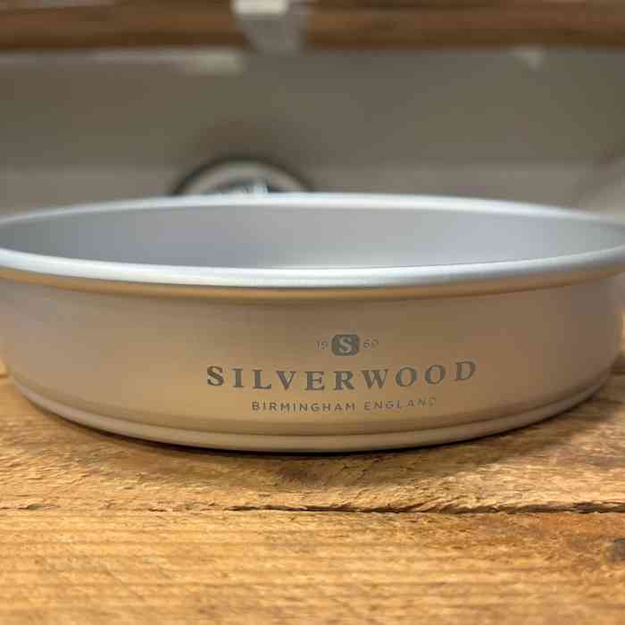 silverwood-round-sandwich-tin-loose-base-2-sizes