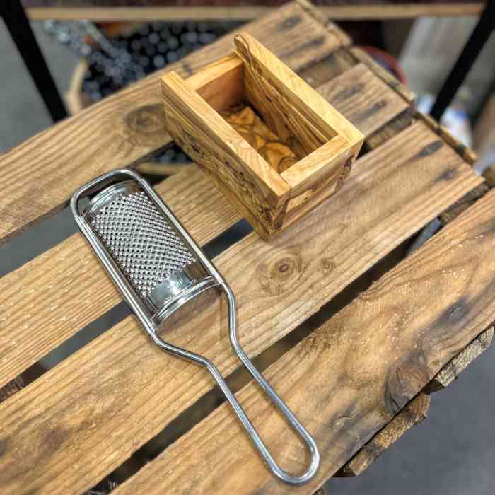 traditional-olive-wood-cheese-grater-with-box