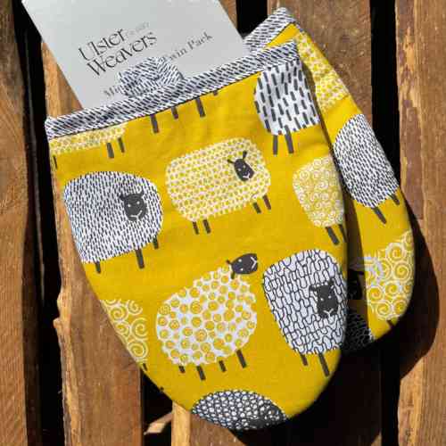 ulster-weavers-microwave-mitts-dotty-sheep