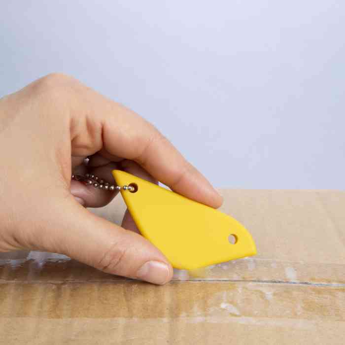 kikkerland-birdy-box-safety-cutter