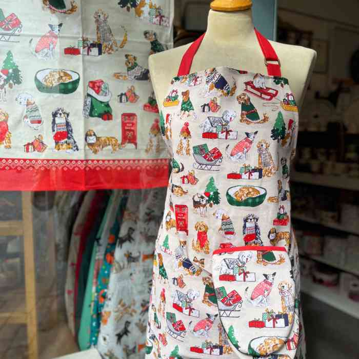 ulster-weavers-merry-mutts-christmas-cotton-apron