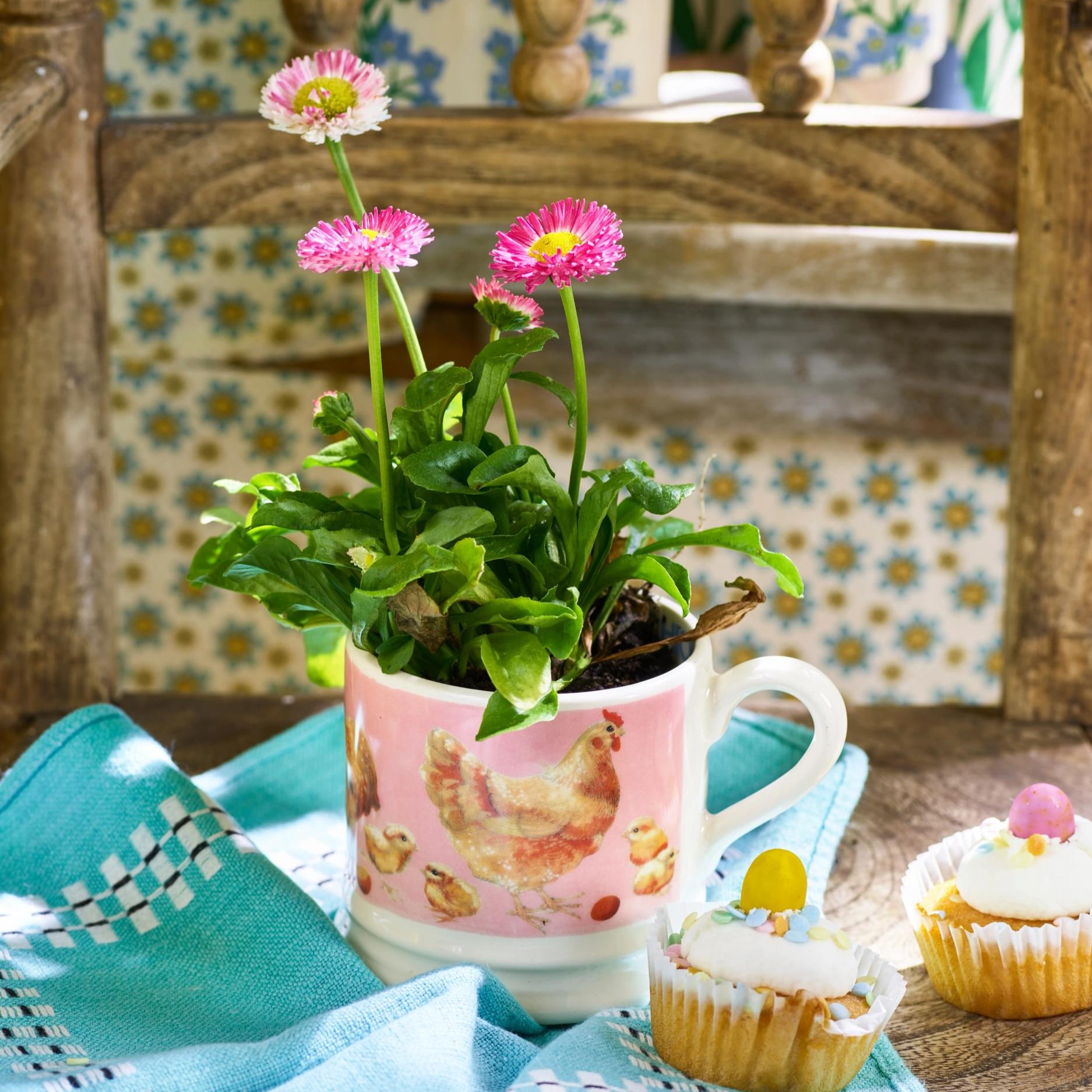 emma-bridgewater-chickens-and-chicks-small-mug