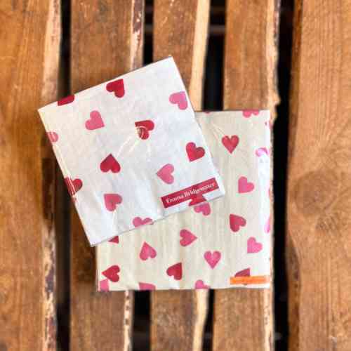 emma-bridgewater-pink-hearts-napkins-2-sizes