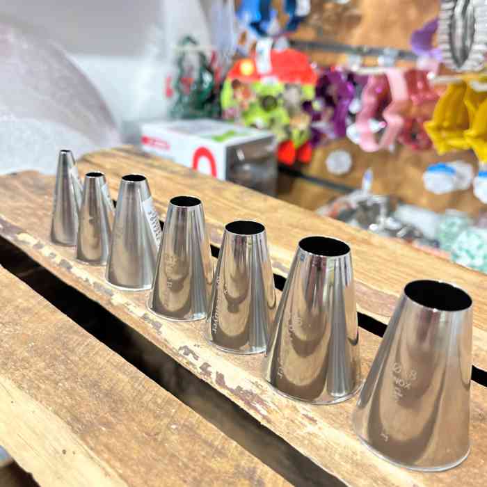 De Buyer Stainless Steel Piping Nozzle - Plain - 7 sizes - Image 2