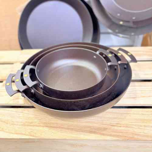 netherton-foundry-spun-iron-chefs-prospector-pans