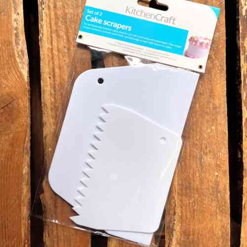 kitchencraft-cake-icing-scrapers-set-of-2