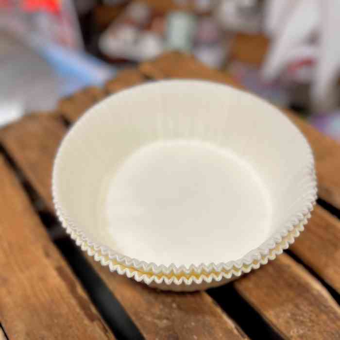 Easybake Non-Stick Siliconised Round Cake Tin Liners - Pack of 50 - Image 2