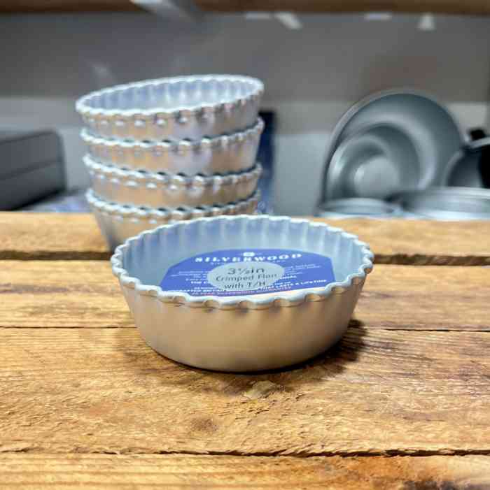 Silverwood Mini Crimped Flan Tin - Loose Base - 3.5'' - Image 4
