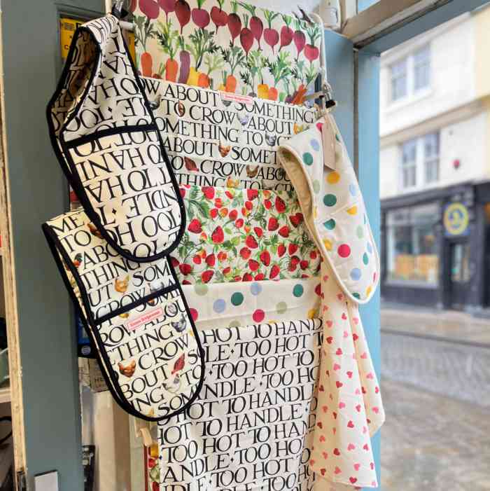 Emma Bridgewater Strawberries Tea Towel - Image 4