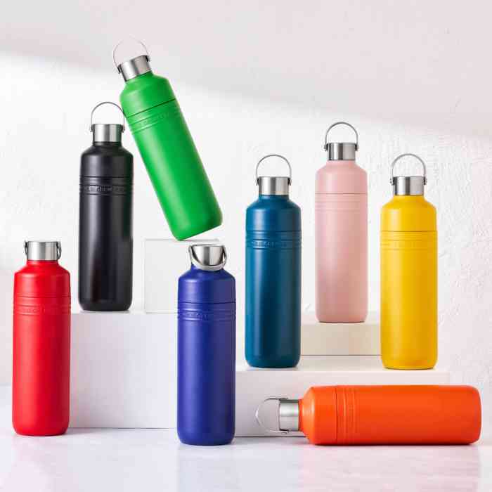 le-creuset-insulated-1-litre-water-bottle-