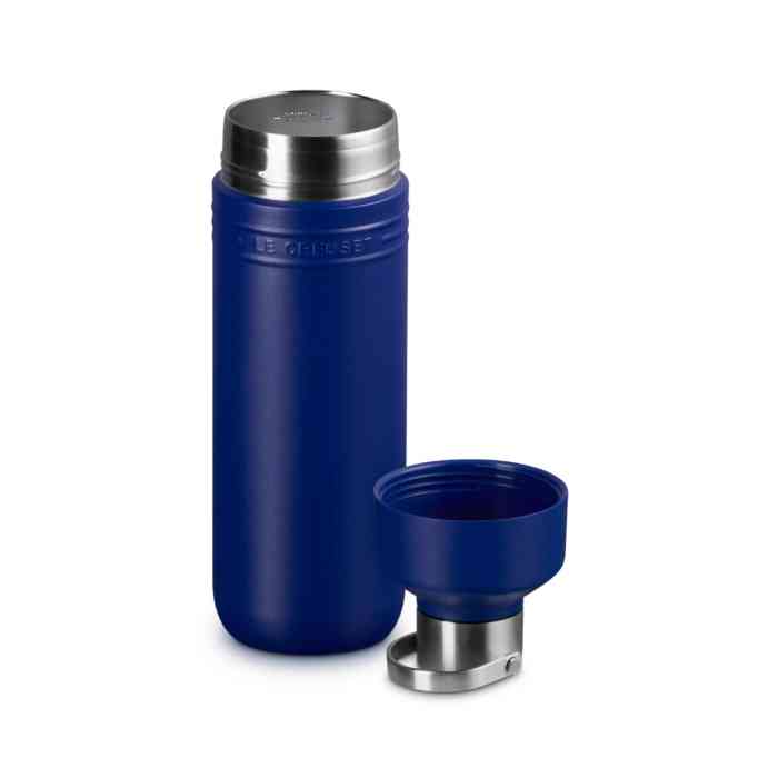 le-creuset-on-the-go-insulated-water-bottle-1l-azure