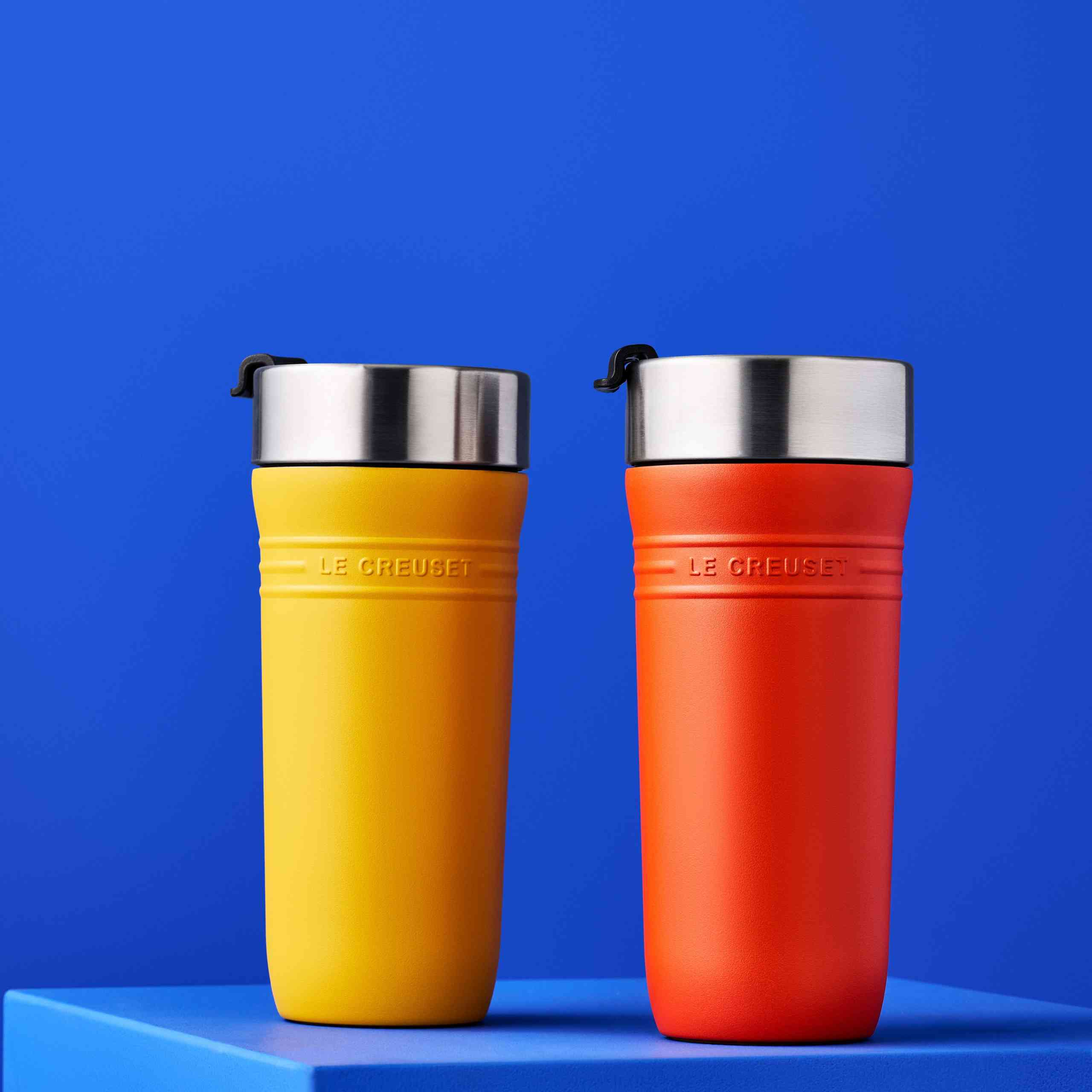 le-creuset-on-the-go-travel-mug-lifestyle