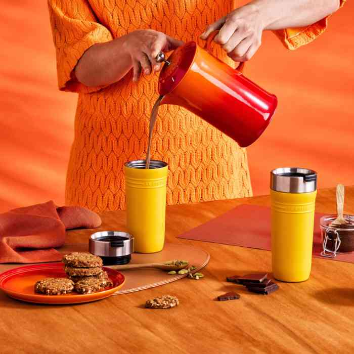 le-creuset-on-the-go-travel-mug-lifestyle