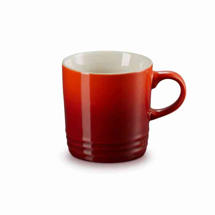 le-creuset-stoneware-mug-350ml-cerise
