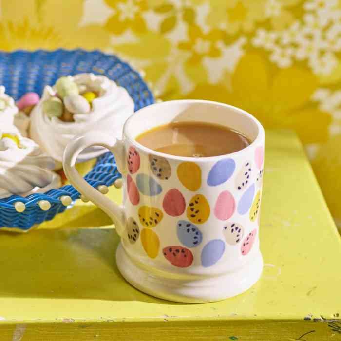 emma-bridgewater-mini-eggs-half-pint-mug