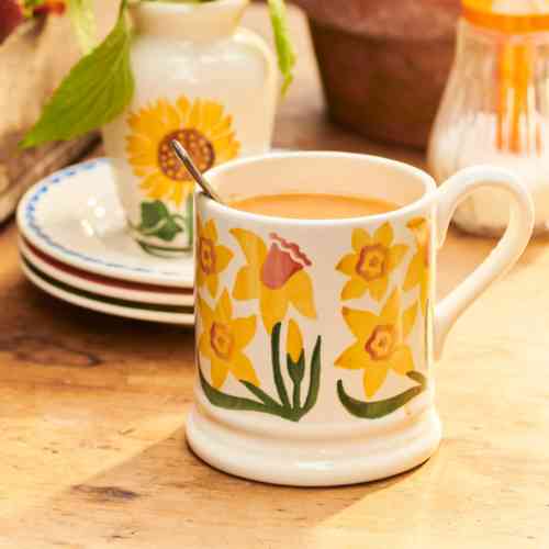 emma-bridgewater-flowers-daffodil-half-pint-mug