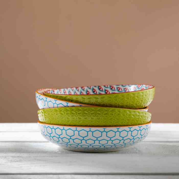 mikasa-geometric-line-pasta-bowl