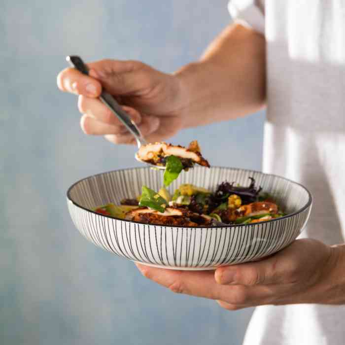 mikasa-black-stripe-pasta-bowl