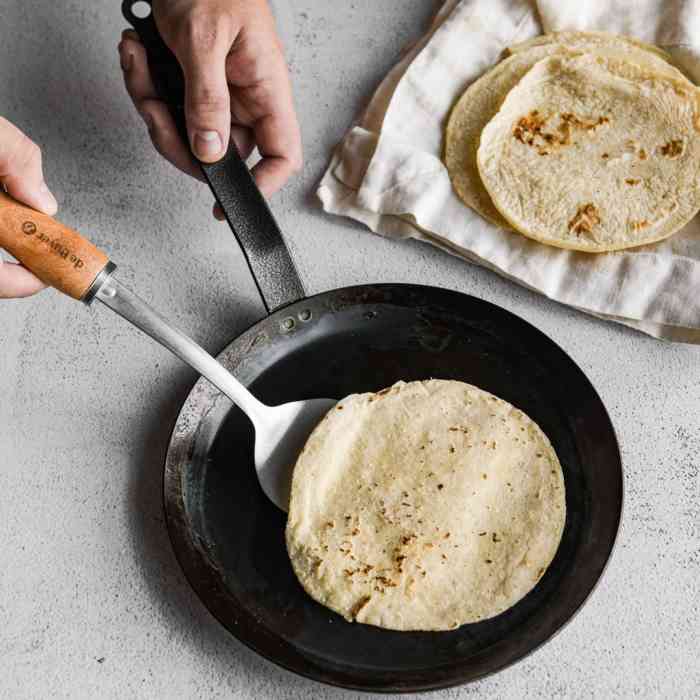 DeBuyer Blue Carbon Crêpe Pan – 2 sizes - Image 2