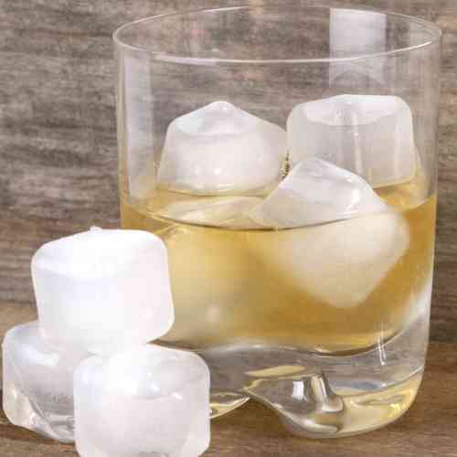 kikkerland-resuable-ice-cubes-pack-of-30-clear