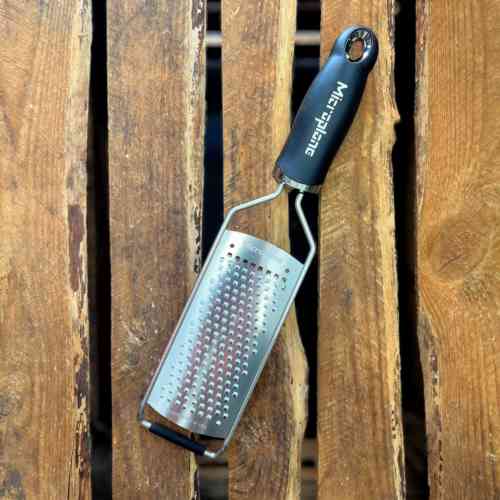 microplane-gourmet-coarse-grater