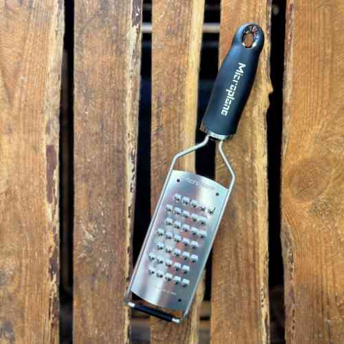 microplane-gourmet-extra-coarse-grater
