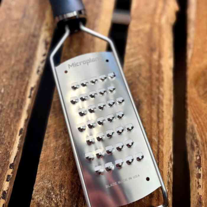 microplane-gourmet-extra-coarse-grater