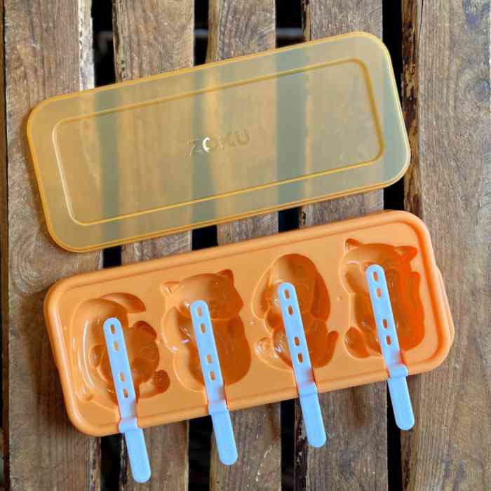 zoku-cats-dogs-ice-lolly-tray-set-of-4-moulds