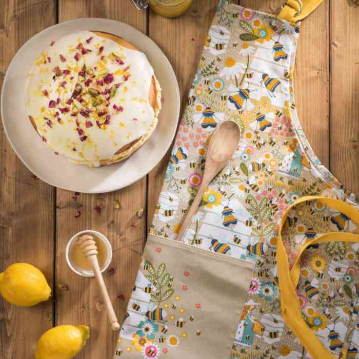 ulster-weavers-bee-keeper--cotton-apron