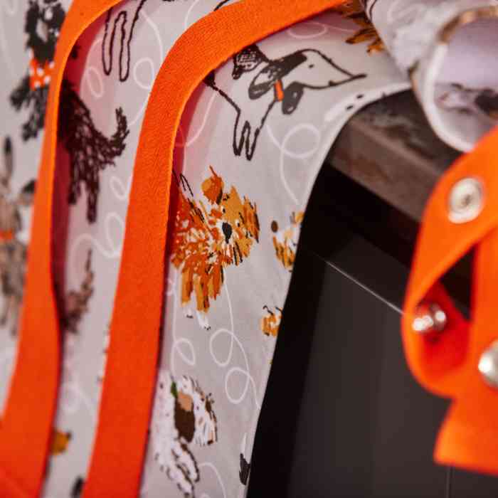 ulster-weavers-dog-days-oilcloth-pvc-apron