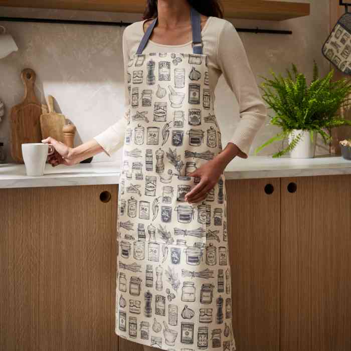 Ulster Weavers Herbs & Spices Cotton Apron - Image 2