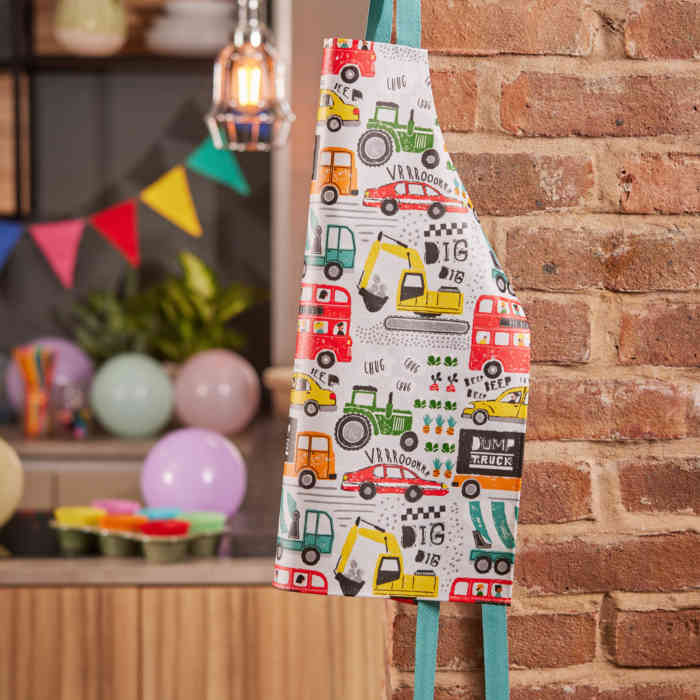 ulster-weavers-keep-on-trucking-childrens-oilcloth-pvc-apron