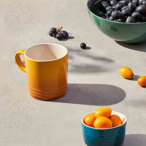 le-creuset-stoneware-cappuccino-mug-lifestyle