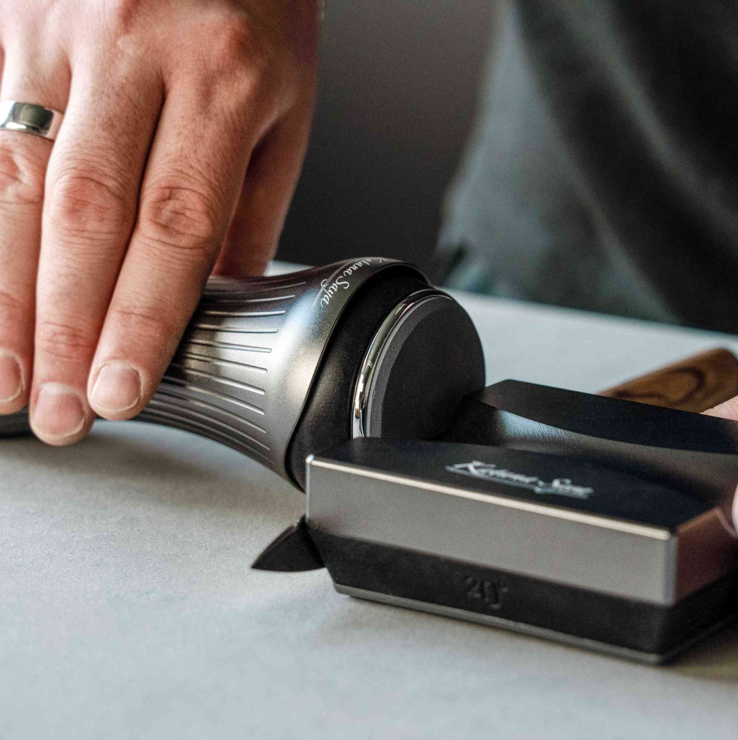 katana-saya-roller-knife-sharpener-with-4-discs