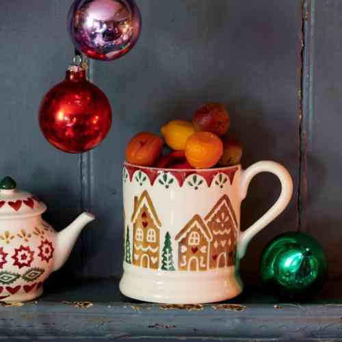 emma-bridgewater-gingerbread-house-half-pint-mug