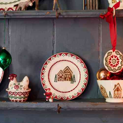 emma-bridgewater-gingerbread-house-6-5-inch-plate