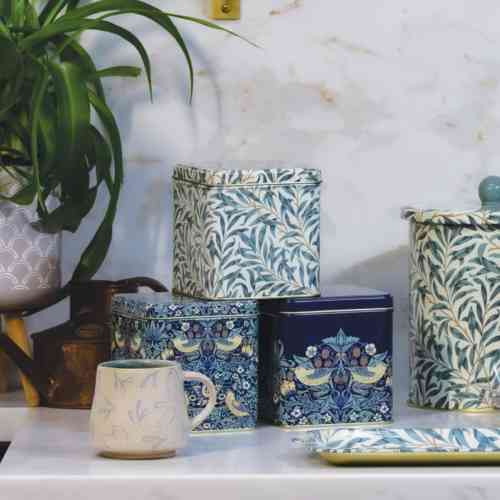 william-morris-strawberry-thief-square-tin-caddies