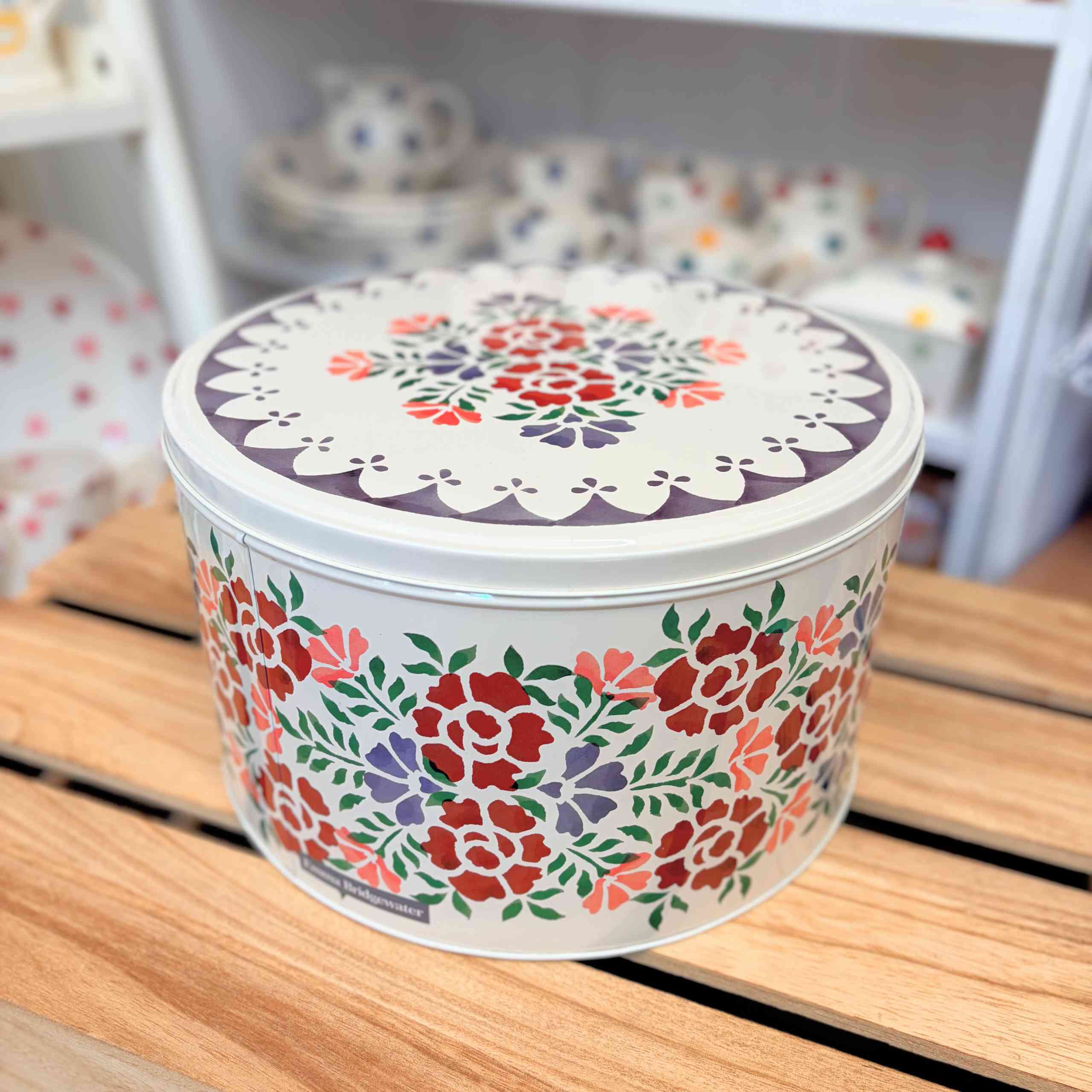 emma-bridgewater-antique-roses-round-cake-storage-tins