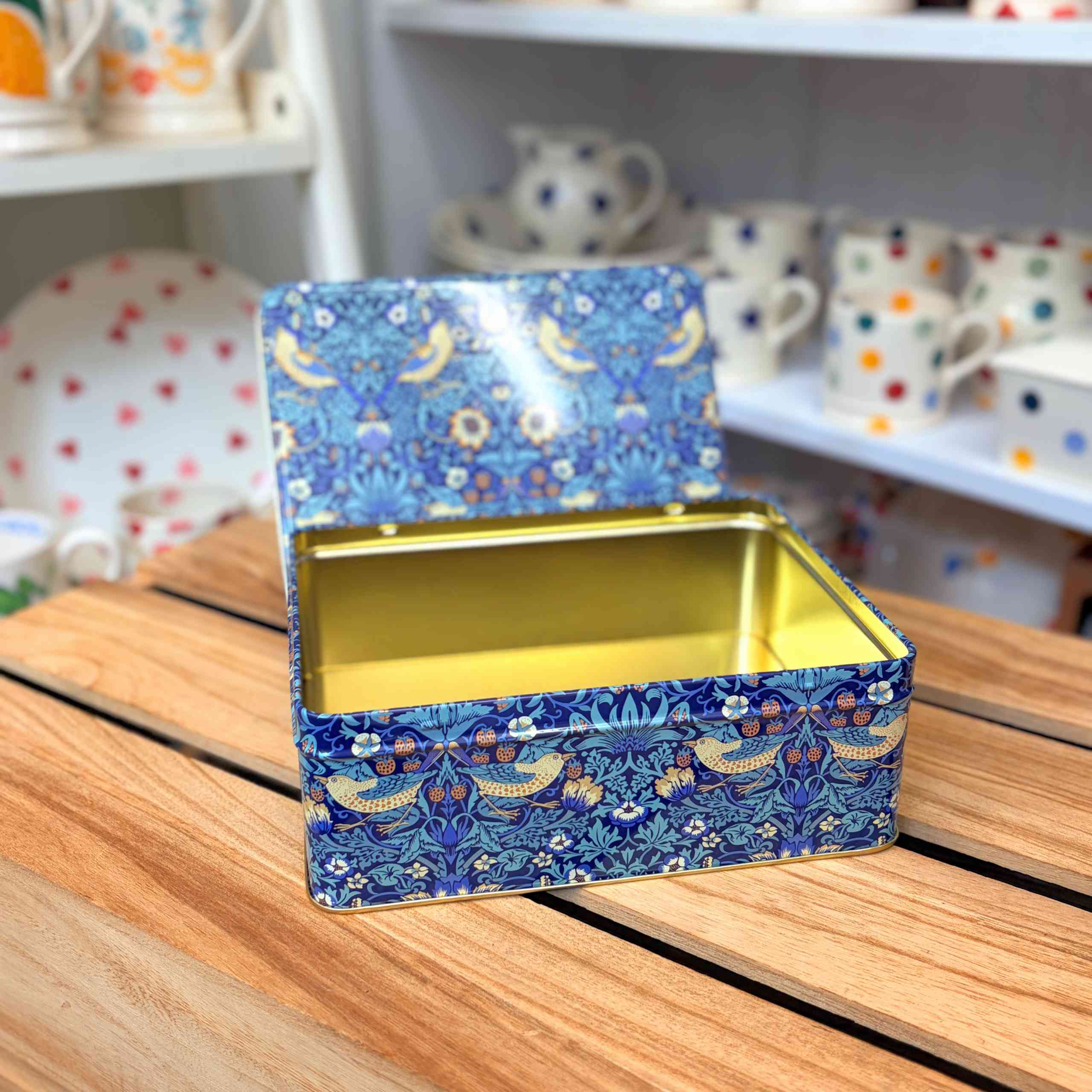 william-morris-strawberry-thief-deep-rectangular-tin
